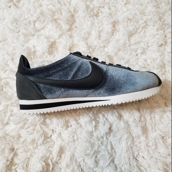 Nike Classic Cortez SE - Picture 3 of 6
